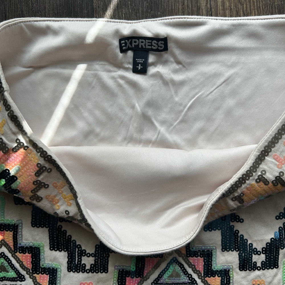 Express Aztec Mini Skirt - Picture 2 of 2